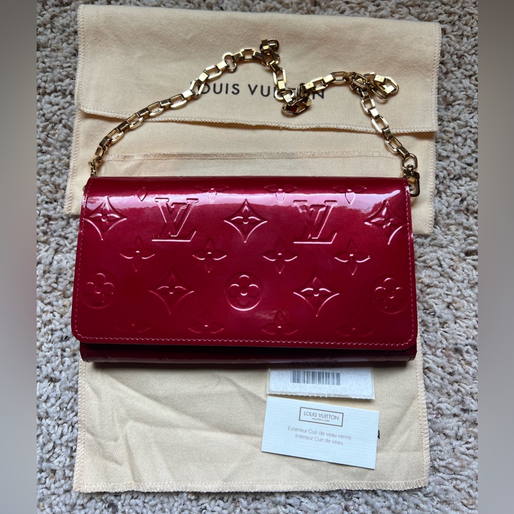 Louis Vuitton Pomme D'Amour Monogram Vernis Chaine Wallet Bag